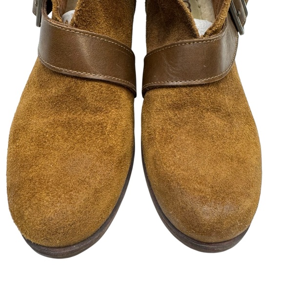UGG Wright Boots Women’s 6.5 Belted Brown Suede Ankle Chukka Booties Leather - Picture 4 of 14